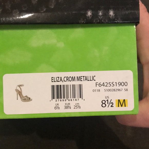 Golden heels💫 - Picture 6 of 8